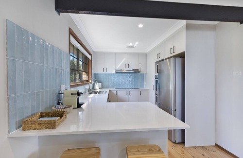 Summerland Point House | Experience Kullaroo Lakehouse - Waterfront Escape with Pool