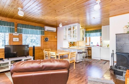 Kehys-Kainuu House | Relaxing Retreat at Kulma-alpit with Lake Views & Spa