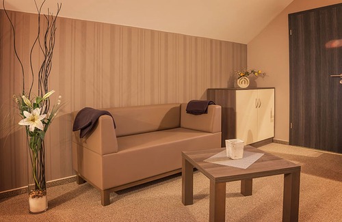 Weisen House | Discover Kulturscheune Schilde: Family-Friendly Retreat