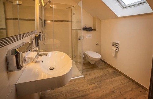 Weisen House | Discover Kulturscheune Schilde: Family-Friendly Retreat