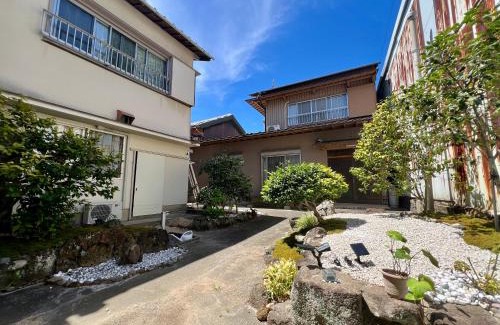 Tanabe Resort | Kumano Casa Just a 4-minute walk from Kii-Tanabe Station, your private, fully detached rental house on a tranquil property is the perfect base for exploring Tanabe City and Shirahama, from the gateway to the Kumano Kodo!