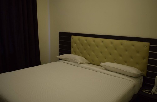 Gingee Hotel | Kumaran Residency