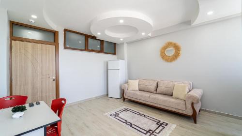 Suleymanpasa Apartment | KUMBAĞ ŞEHRİ SARAY APART OTEL: Beachfront Family Retreat