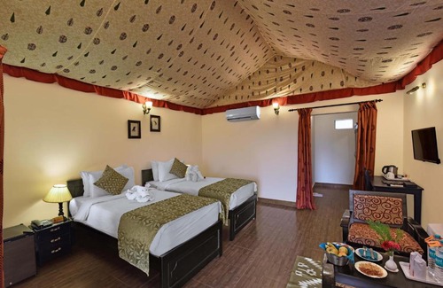 Kumbhalgarh Resort | Discover Kumbhalgarh Safari Camp: Pet-Friendly Retreat