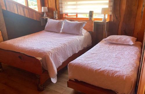 Panguipulli House | Top-Rated Kumewe Lodge: Family-Friendly with Breakfast