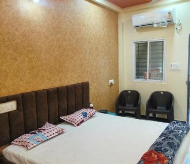 Ujjain House | Discover Comfort at Kumkum Guest House - Child Friendly Stay