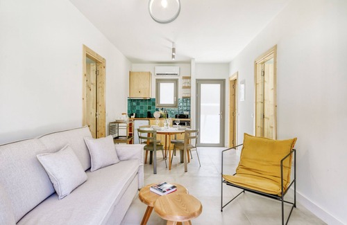 Termenades House | Kumquart- Bergamot 4 beds apartment