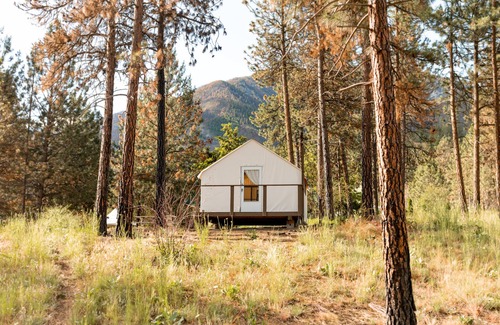 Lytton RV Rental | Experience Adventure at KUMSHEEN Rafting Resort