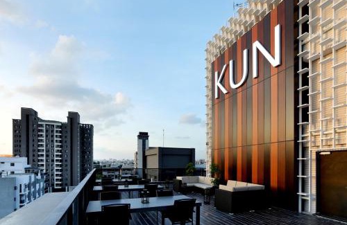 Xitun District Hotel | Discover KUN Hotel: Family-Friendly Stay with Dining Options