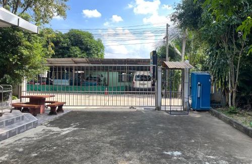 Nong Pla Lai House | Budget-Friendly Kunaeng Resort: Family Welcome Awaits