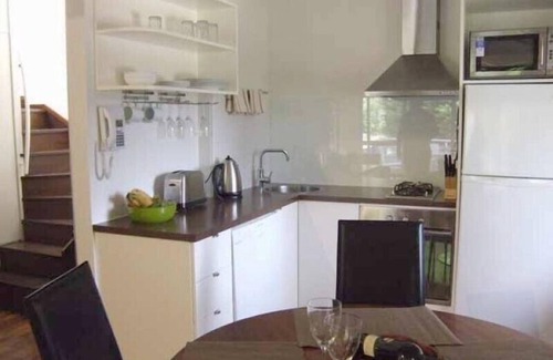 Merrijig House | Top-Rated Kunala Chalet with Breakfast & Family-Friendly Vibe