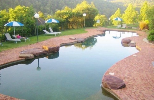 Merrijig House | Top-Rated Kunala Chalet with Breakfast & Family-Friendly Vibe