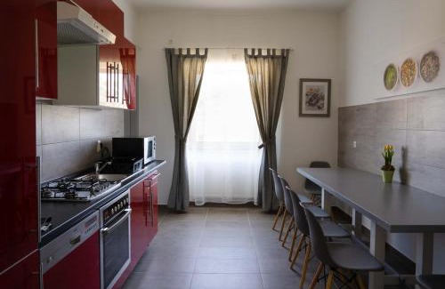 Kisujszallas Apartment | Top-Rated Kunfoglalás Apartmanház: Family-Friendly Retreat