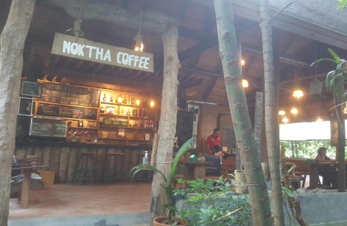 Phrom Khiri House | Relax at Kung Nok Tha Resort with Ocean View & Spa