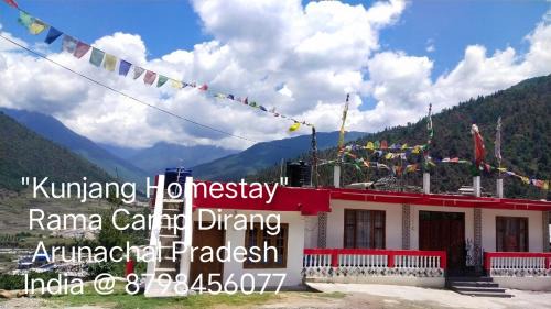 Bomdila House | Comfort at Kunjang Homestay: Pet Friendly with Breakfast
