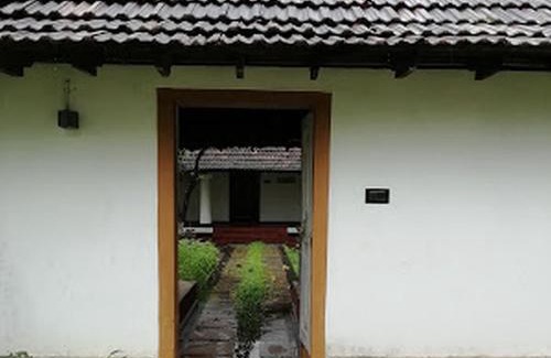 Thrissur Villa | Historic Kunnampath Heritage Nalukettu with Family Amenities