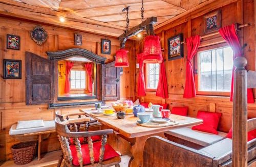 Alpbach House | Discover Kupferhäusl: A Family-Friendly Oasis by the Ocean