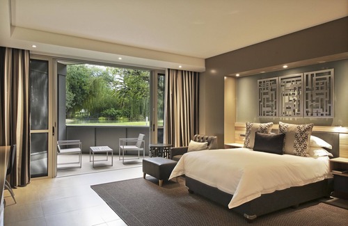 Tsumeb Hotel | Relax at Kupferquelle Resort with Spa & Pool Amenities