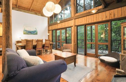 Kuranda House | Family-Friendly Kuranda Rainforest Chalet Retreat Awaits