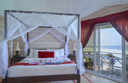 Kuredu Island Resort | Experience Kuredu Island Resort: 4-Star Retreat with Ocean Views