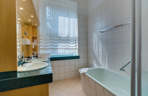 Bad Schlema Hotel | Discover Kurhotel Bad Schlema: Spa, Pool & Family-Friendly