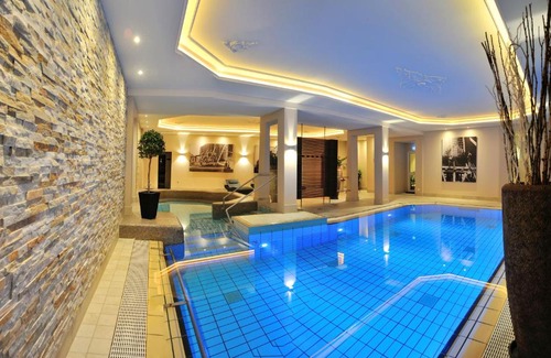 Bad Westernkotten Hotel | Relax at Kurhotel Grüttner with Thermal Pool & Spa