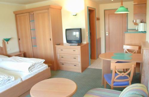 Wurding Hotel | Relax at Kurhotel Würdinger Hof: Pet-Friendly Retreat