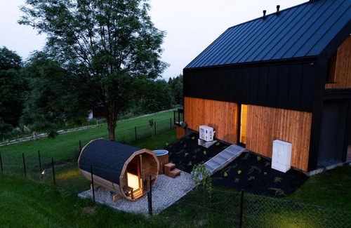 Nowy Targ House | Relax at Kurka Chata: Oceanfront Getaway with Hot Tub