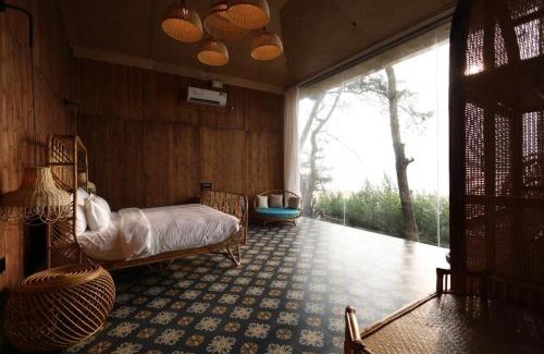 Kumta Hotel | Discover Kurma: 5-Star Ocean View Escape with Pool & Hot Tub