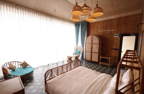 Kumta Hotel | Discover Kurma: 5-Star Ocean View Escape with Pool & Hot Tub