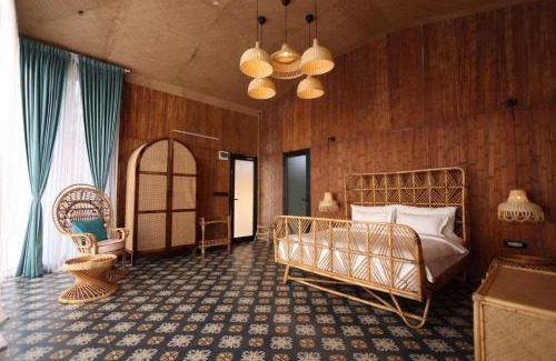 Kumta Hotel | Discover Kurma: 5-Star Ocean View Escape with Pool & Hot Tub
