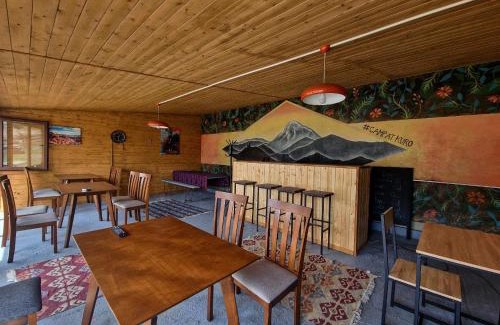 Stepantsminda Villa | Inviting Kuro Kazbegi: Pet-Friendly Retreat with Breakfast