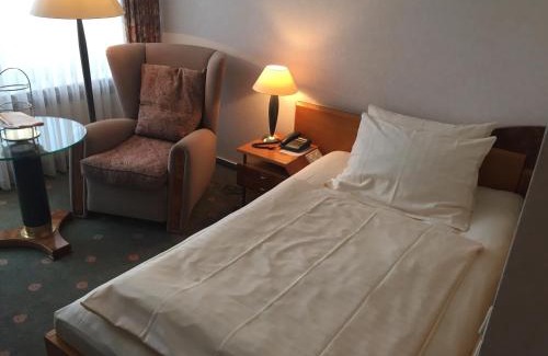 Bad Salzuflen Hotel | Pet-Friendly Kurpark-Hotel with Top Amenities & 4-Star Comfort