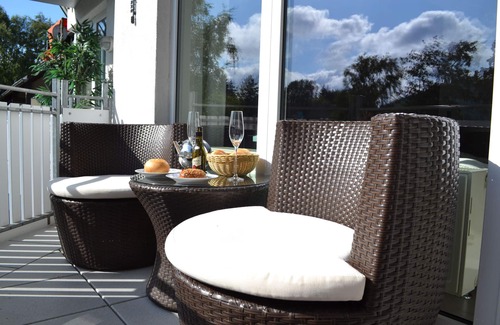 Ortsmitte Apartment | Top Reviews & Amenities: Lake View with Two Balconies