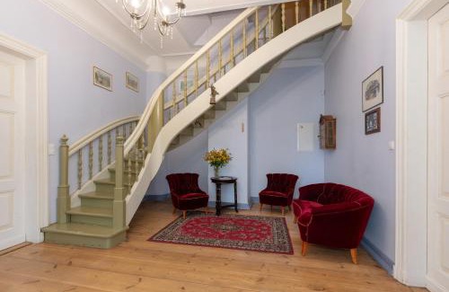 Poltsamaa Parish House | Relax at Kursi Summer Manor: Family-Friendly & Breakfast Included