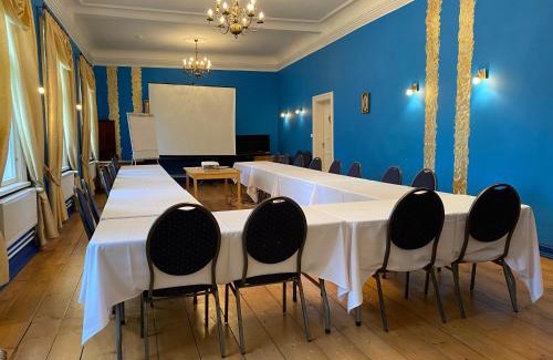 Poltsamaa Parish House | Relax at Kursi Summer Manor: Family-Friendly & Breakfast Included