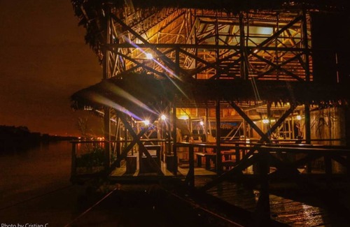 Leticia House | Relaxing Kurupira Cabin Floating with Spa & Family Amenities