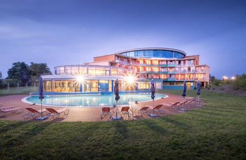 Muritz Hotel | Relax at Kurzentrum Waren (Müritz) with Oceanfront Views
