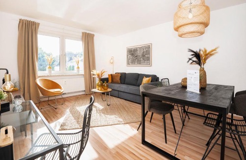 Stadtbezirke VII Apartment | Discover Kurzzeitglück: 4-Star Hotel with Self Check-In