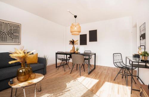 Stadtbezirke VII Apartment | Discover Kurzzeitglück: 4-Star Hotel with Self Check-In