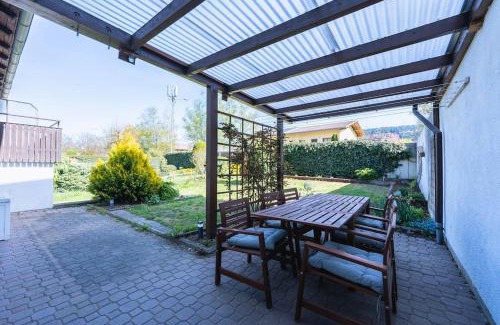 Hoetting House | Cozy Haven in Idyllic Neighborhood - Pet & Child Friendly