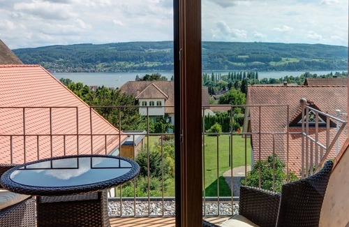 Gundholzen Apartment | Experience Comfort in the Kuschelsuite with Ocean Views