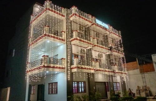 Bara Banki Hotel | Budget-Friendly Kushmanda Greens with Breakfast & Family Fun