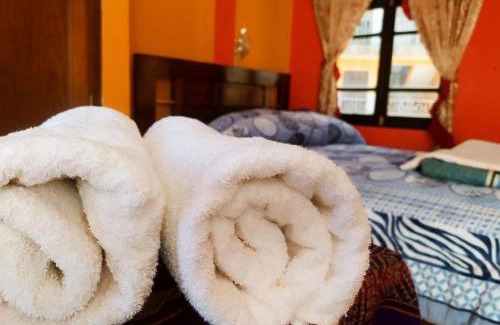 Copacabana House | Budget-Friendly Kusi with Oceanfront Views for Families