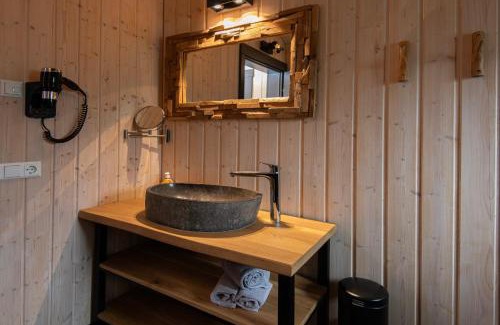 Kuestelberg Ski Chalet | Pet-Friendly Kustelberg Lodges with Hot Tub & High Ratings