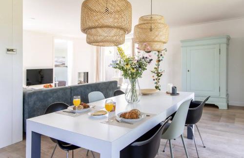 Egmond aan den Hoef House | Relax at Kustlijn vakantiewoning with Ocean Views & More