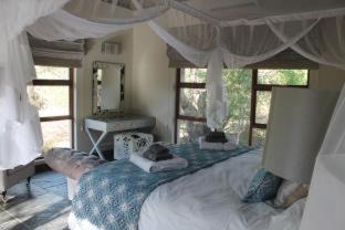 Thorny Bush Game Reserve Cabin | Elegant Kusudalweni Safari Lodge & Spa: 5-Star Retreat