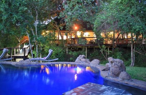 Thorny Bush Game Reserve Cabin | Elegant Kusudalweni Safari Lodge & Spa: 5-Star Retreat