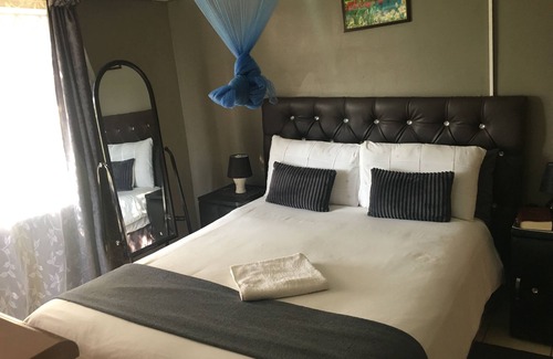 Letlhakeng House | Cozy Getaway at Kutse Guesthouse with Family-Friendly Perks