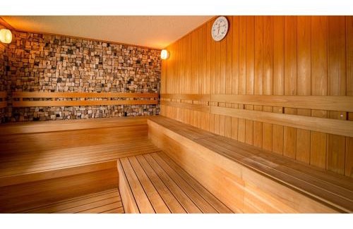Toon Hotel | Relax at Kutsurogi no Yado Juraku - Your Ideal Getaway